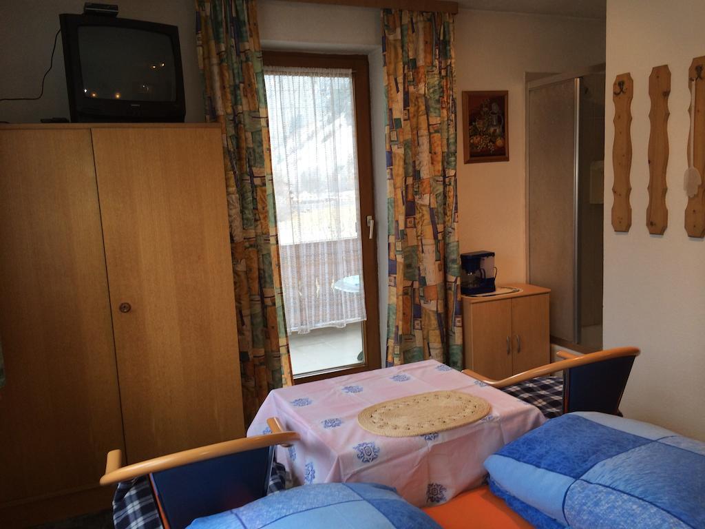 Haus Scholl Bed and Breakfast Nassereith Habitación foto